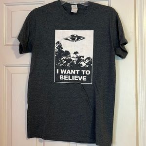 Grey alien T shirt